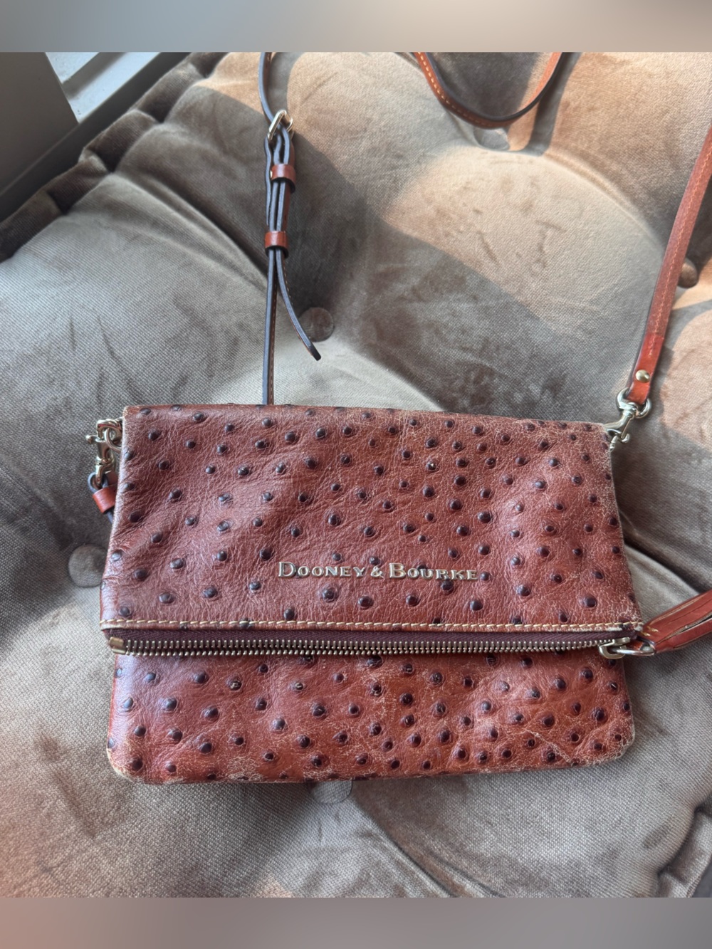 Vtg Dooney‎ & Bourke Brown Ostrich Embossed Leather Crossbody Bag Y2K